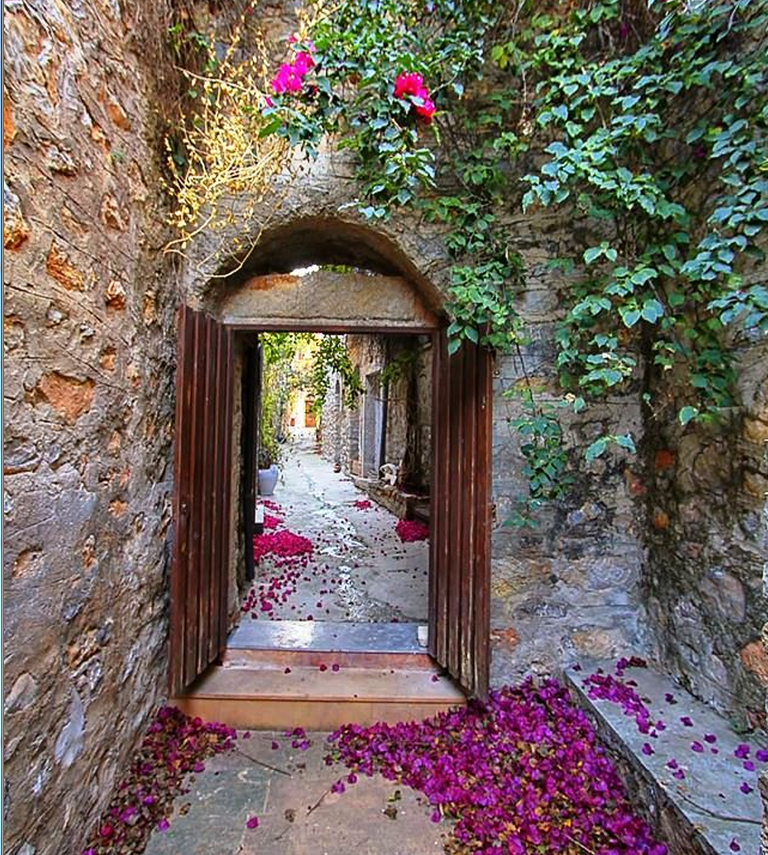 Mesta Chios, Greek Islands